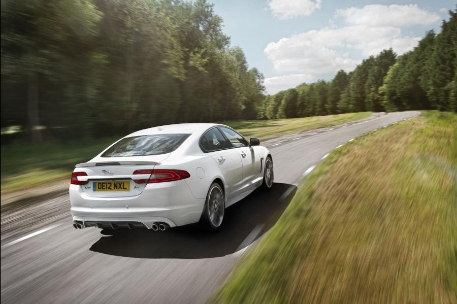  Jaguar XFR Speed Pack 2012 года  (фото 6 из 7)